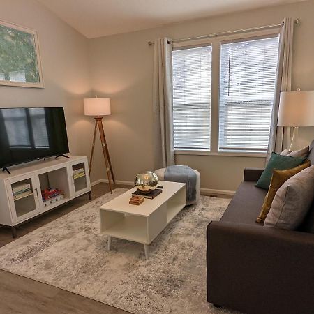 Contemporary 2-Bedroom Close To Downtown, Dining 尤金 外观 照片