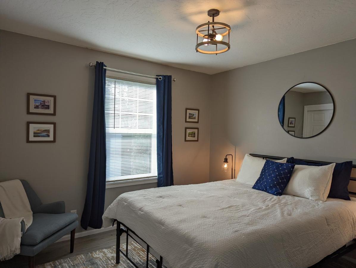 Contemporary 2-Bedroom Close To Downtown, Dining 尤金 外观 照片