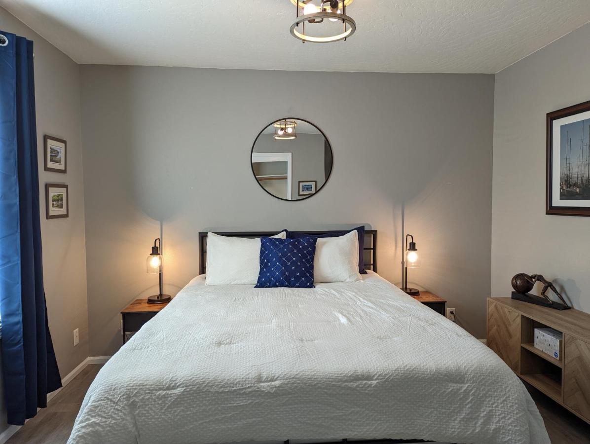 Contemporary 2-Bedroom Close To Downtown, Dining 尤金 外观 照片