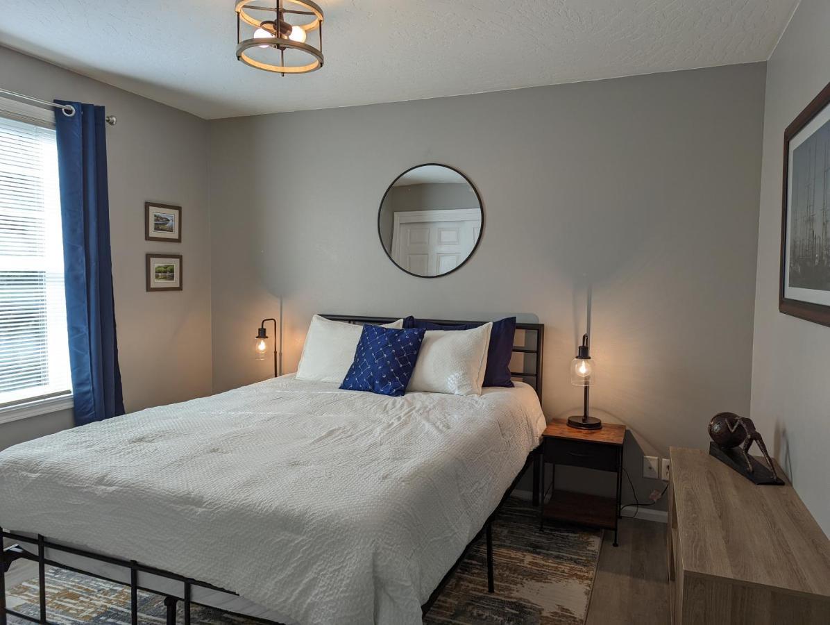 Contemporary 2-Bedroom Close To Downtown, Dining 尤金 外观 照片